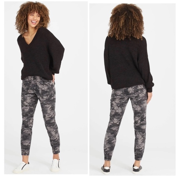 Spanx Stretch Twill Cargo Jogger in Blackwash Camo Size S NWT $128. - Picture 1 of 12